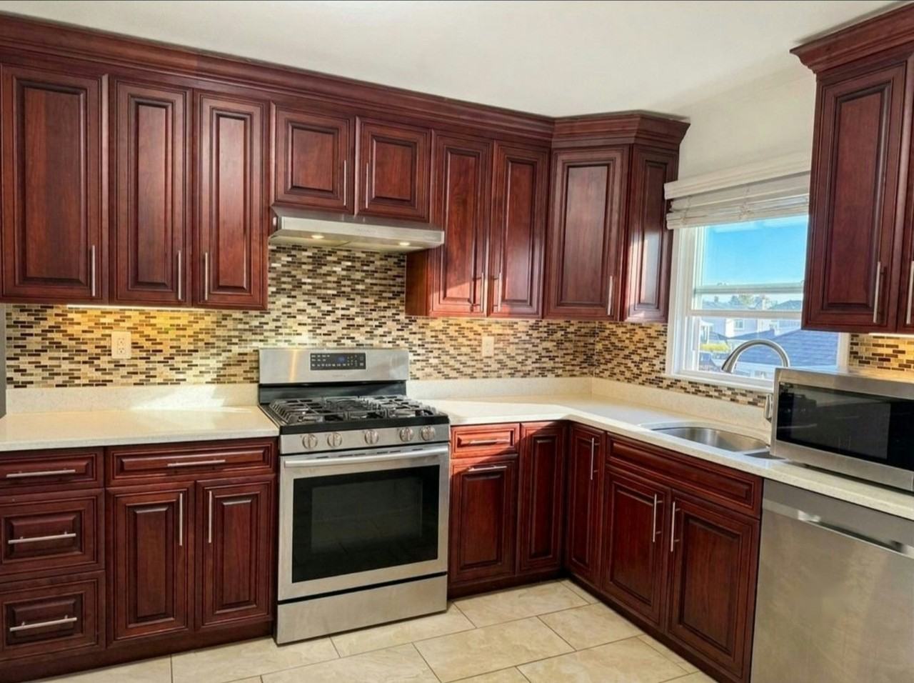 242 Munro Boulevard, Unit 2 - Photo 2 of 10