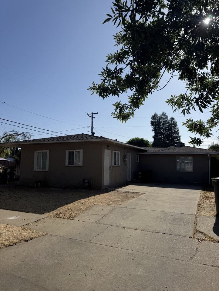 2280 Green St - Photo 4 of 18