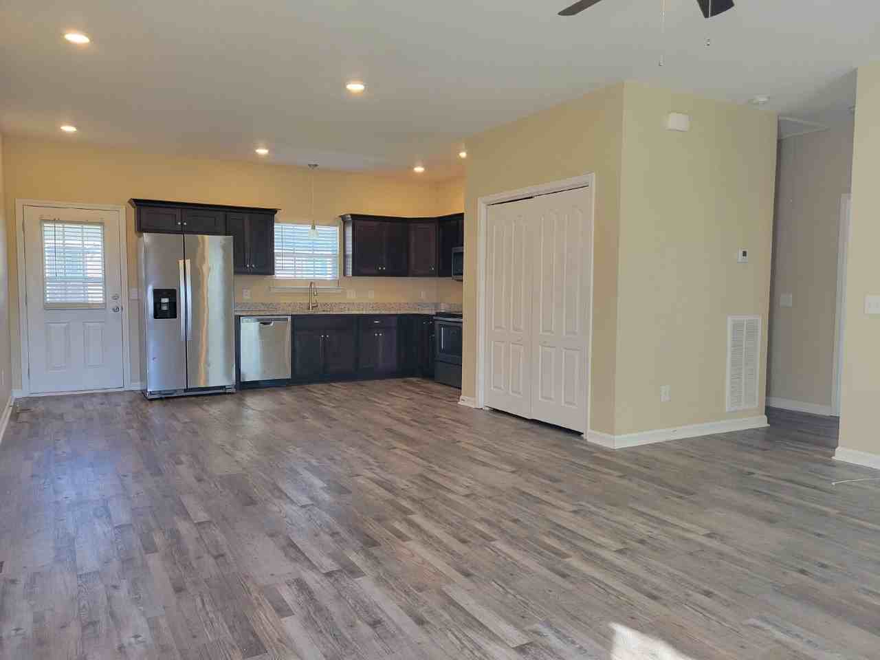 107 Calista Rd - Photo 3 of 15