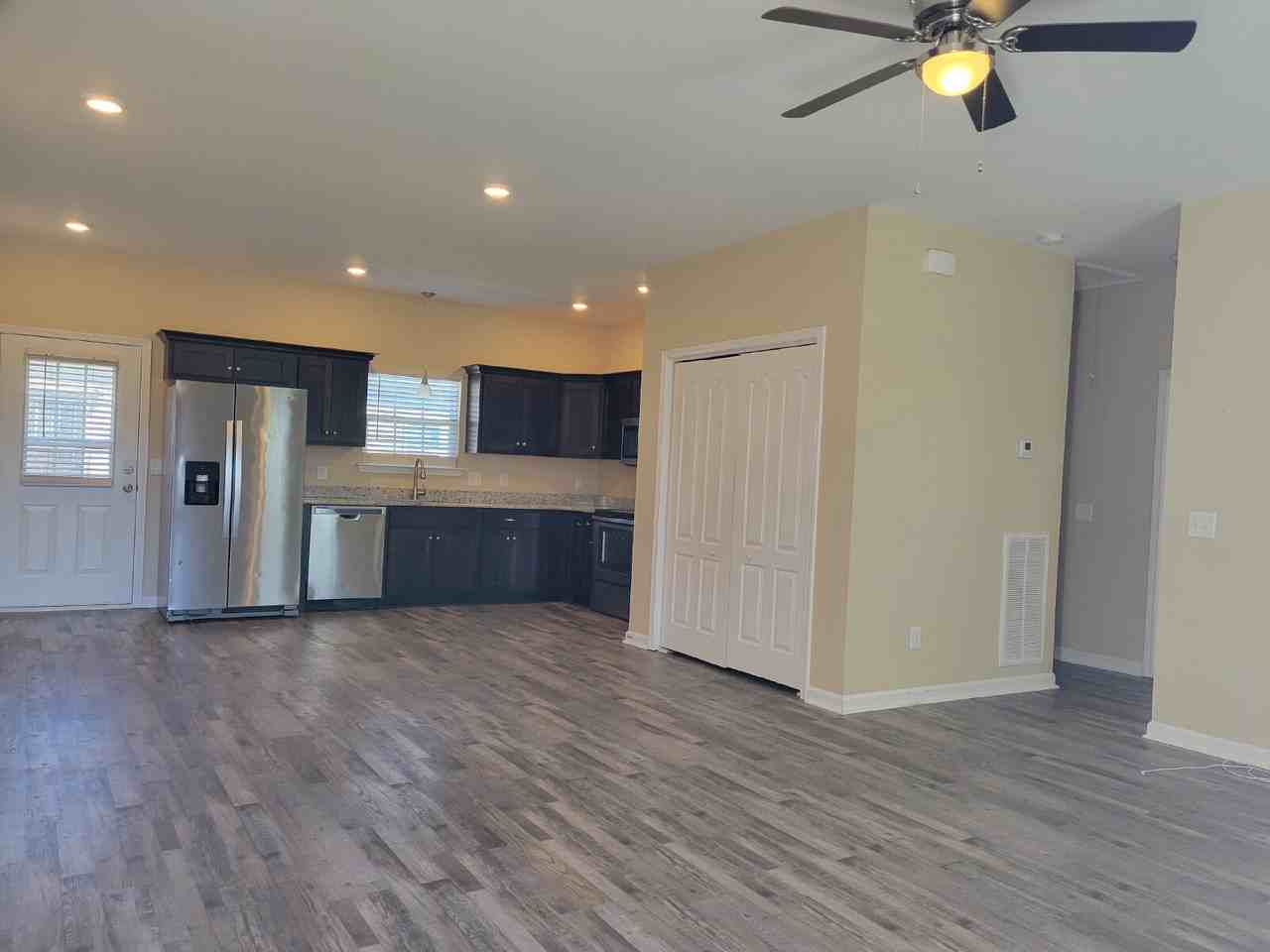 107 Calista Rd - Photo 4 of 15