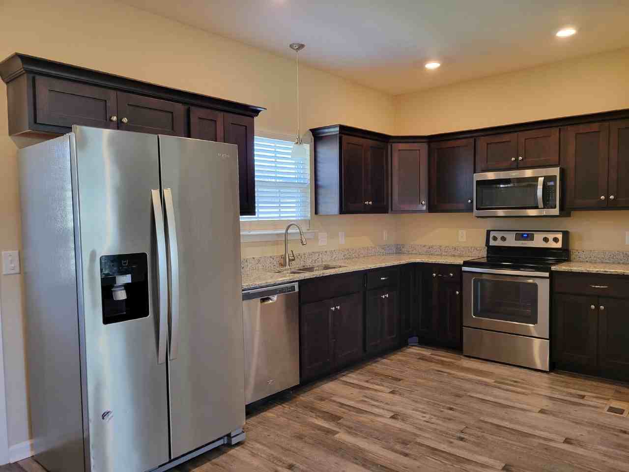 107 Calista Rd - Photo 5 of 15