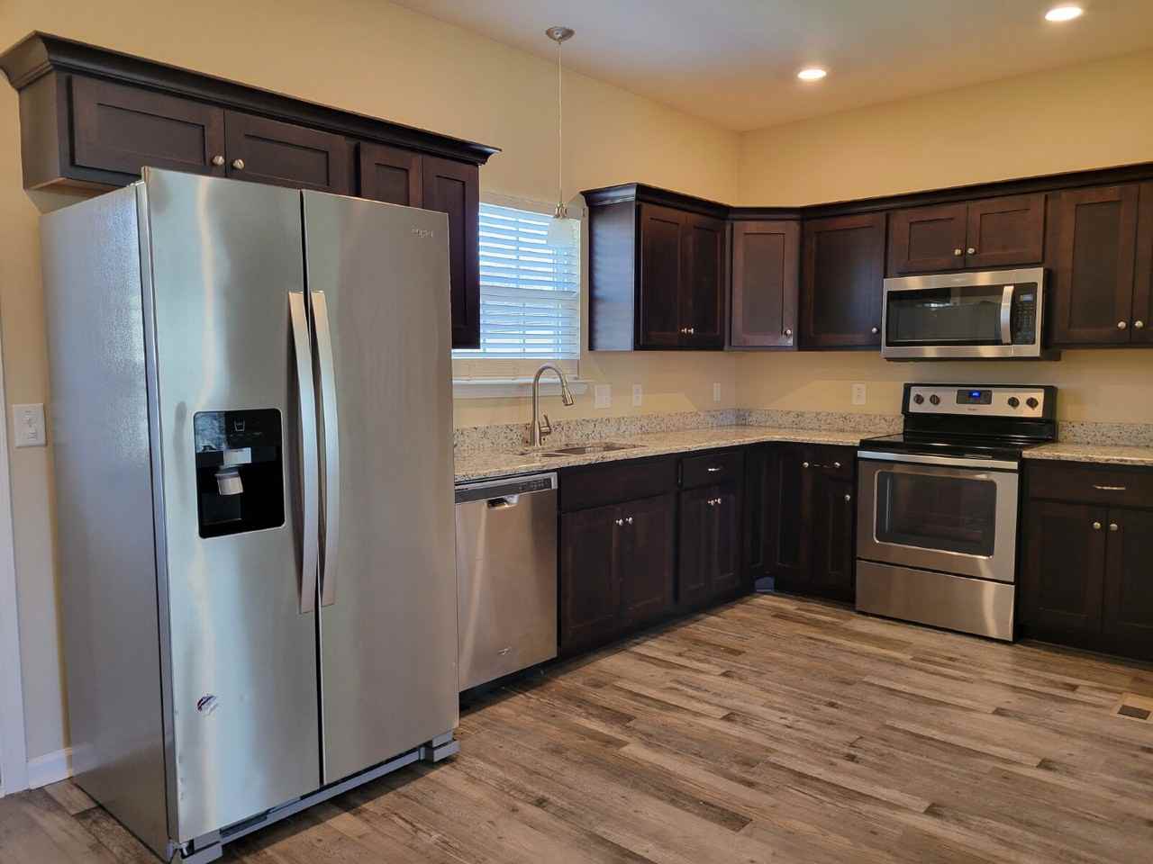 107 Calista Rd - Photo 6 of 15
