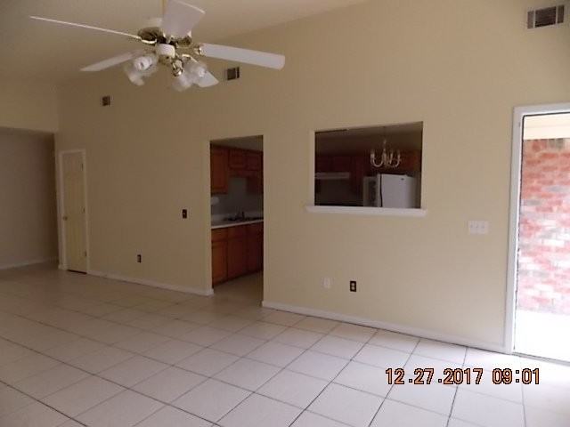 901 Rice Ct - Photo 4 of 16