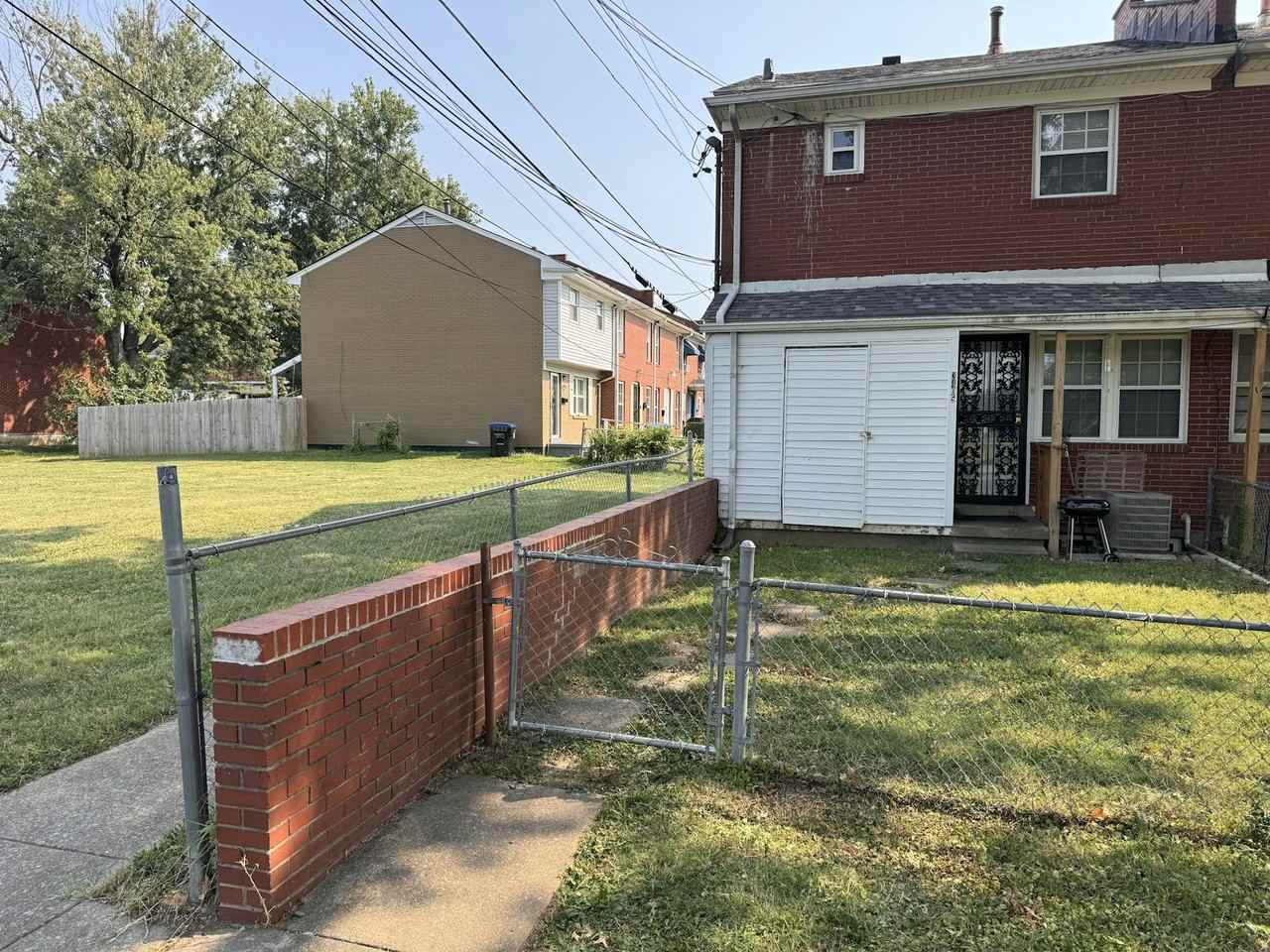 3405 Chauncey Avenue - Photo 4 of 33