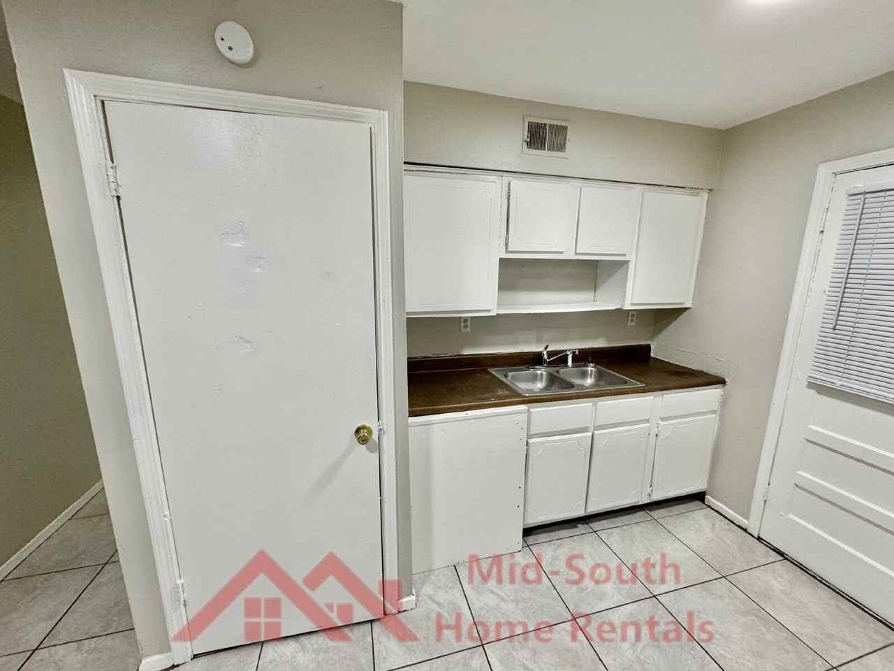 3192 Coleman Ave - Photo 6 of 13