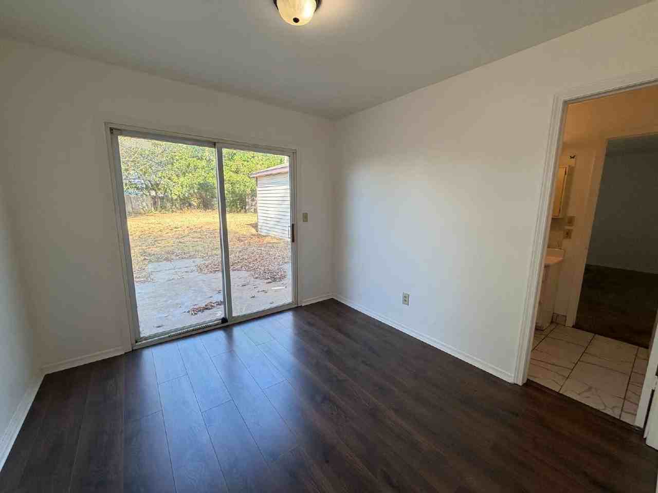 2111 Pearson Dr - Photo 3 of 17