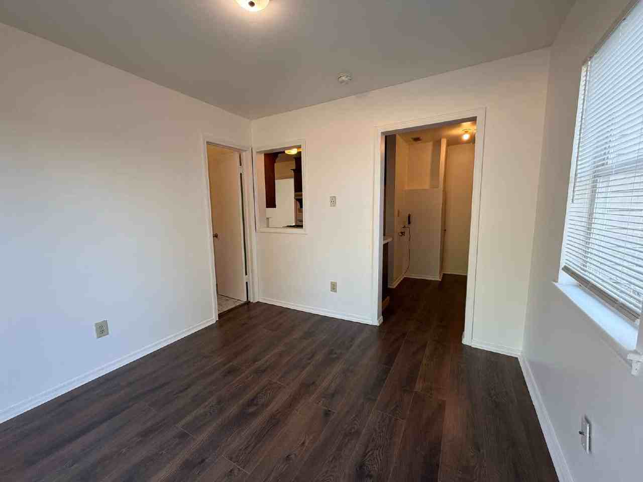 2111 Pearson Dr - Photo 4 of 17