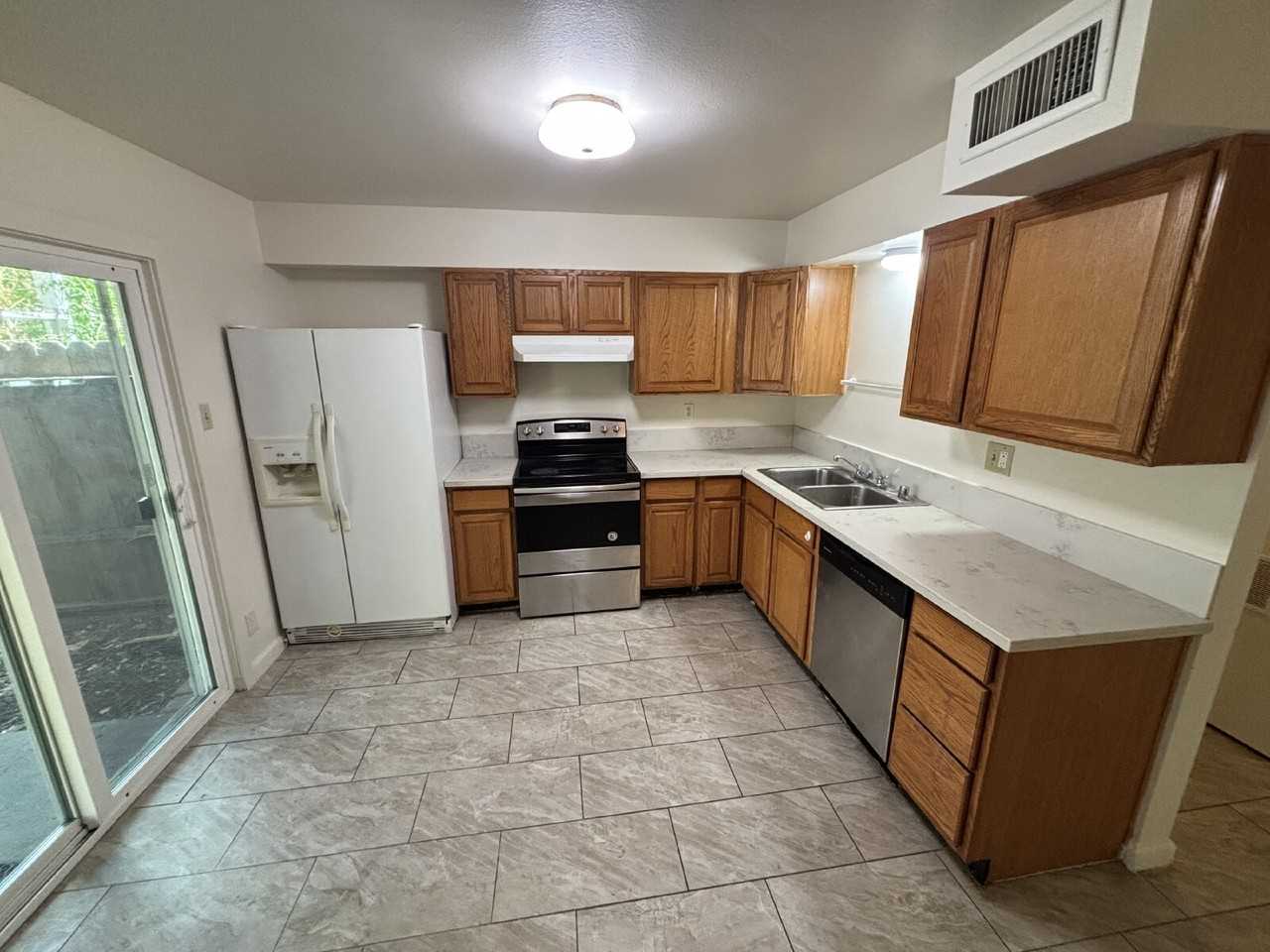 163 Fairgrounds Dr - Photo 5 of 18