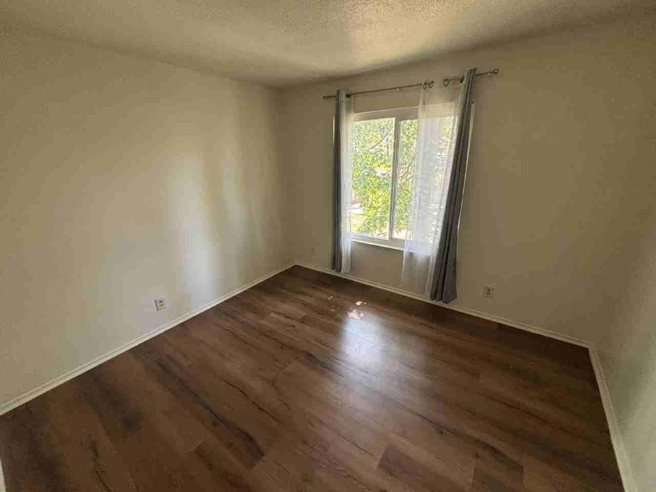 163 Fairgrounds Dr - Photo 7 of 18