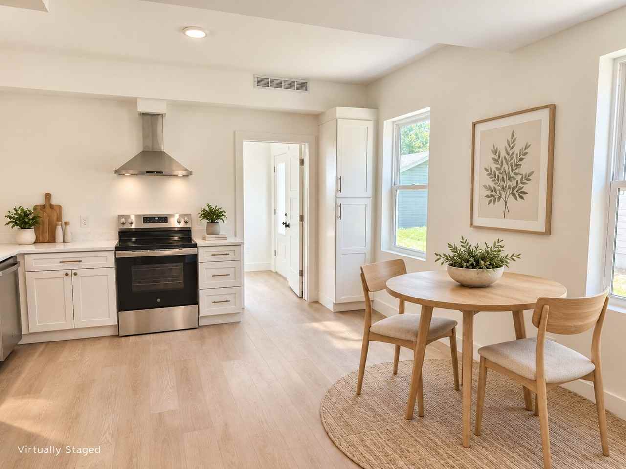 942 Alexander St - Photo 6 of 31