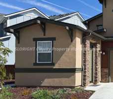 featured image of 1039 Forest St