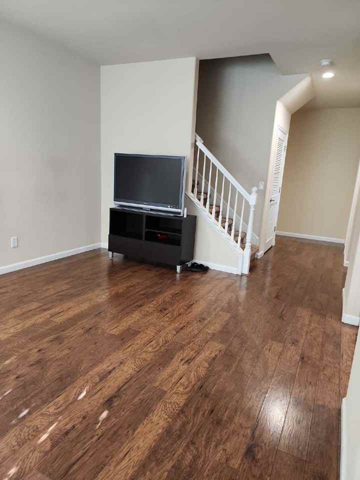 339 Ensenada Drive Bedroom 3 - Photo 2 of 6