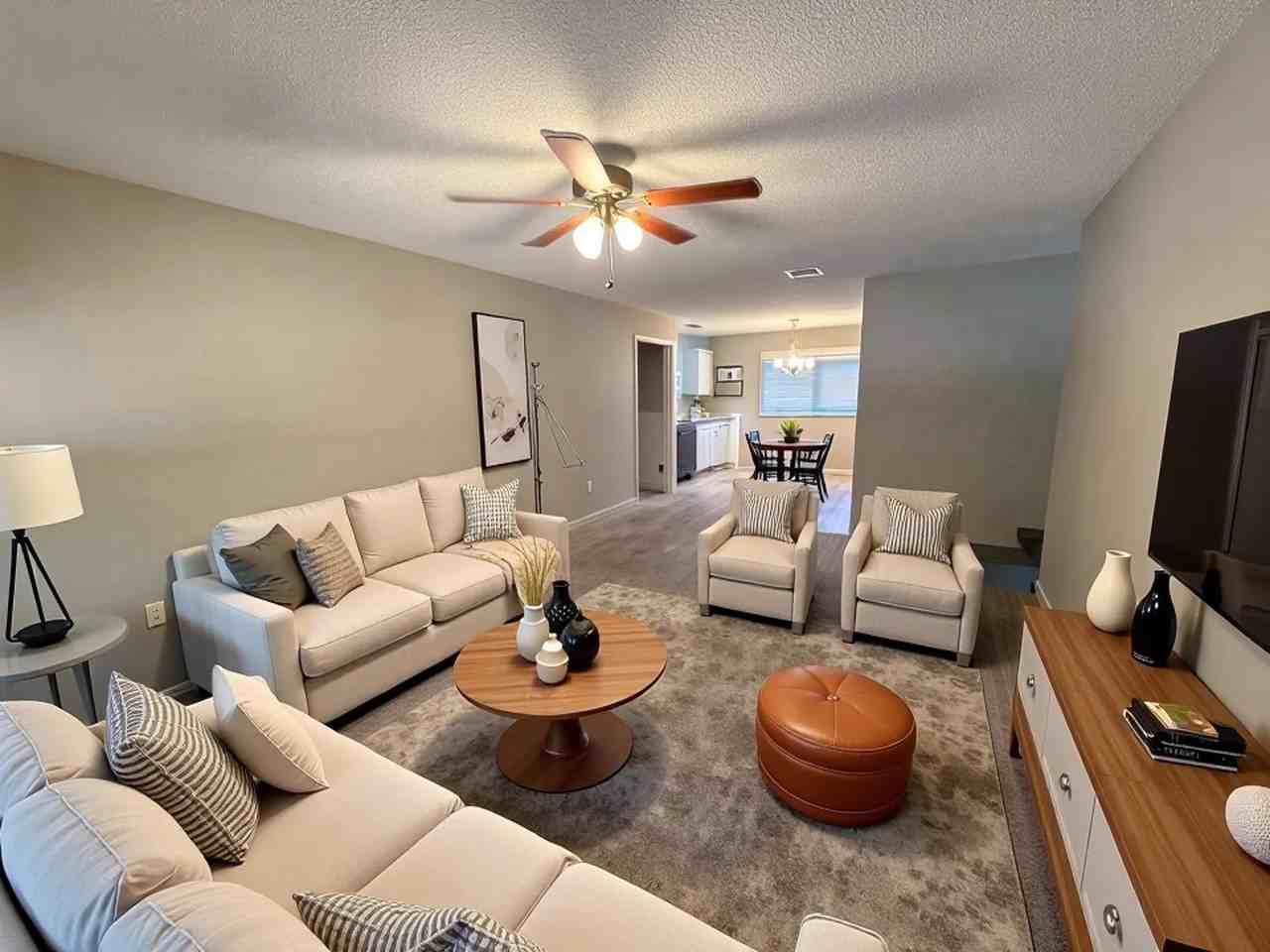 8213 Nw 36th Ter - Photo 5 of 17