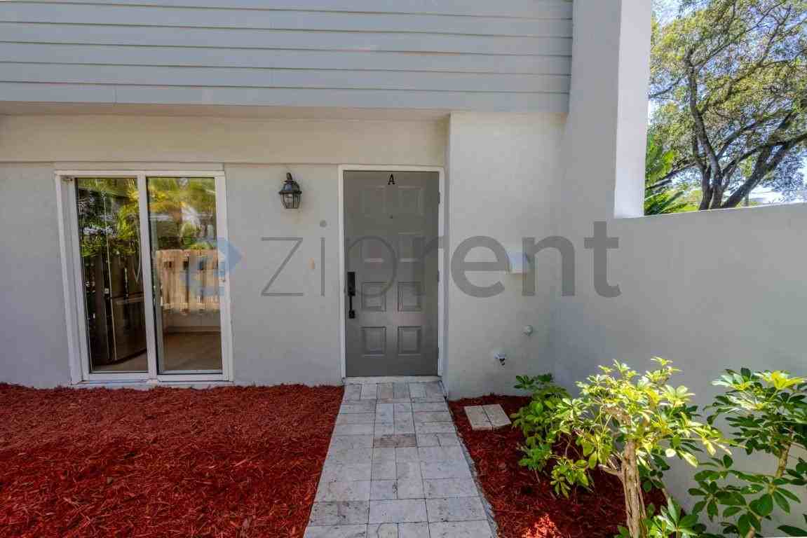 715 Ne 1st St #A - Photo 5 of 40