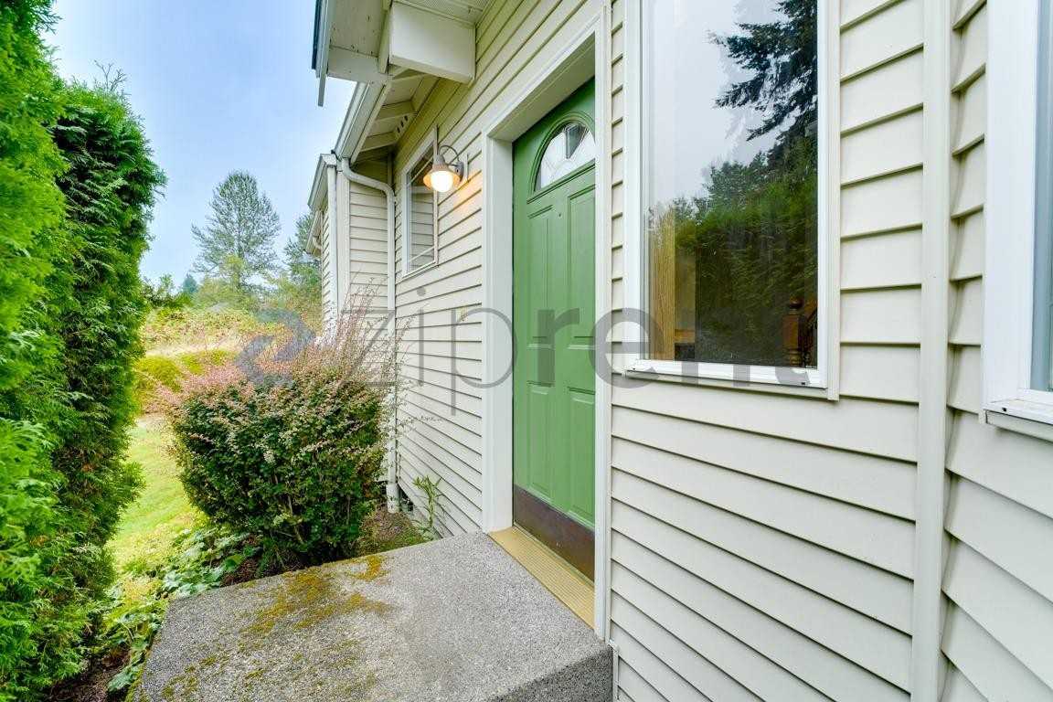 12421 63rd Ave E - Photo 4 of 24