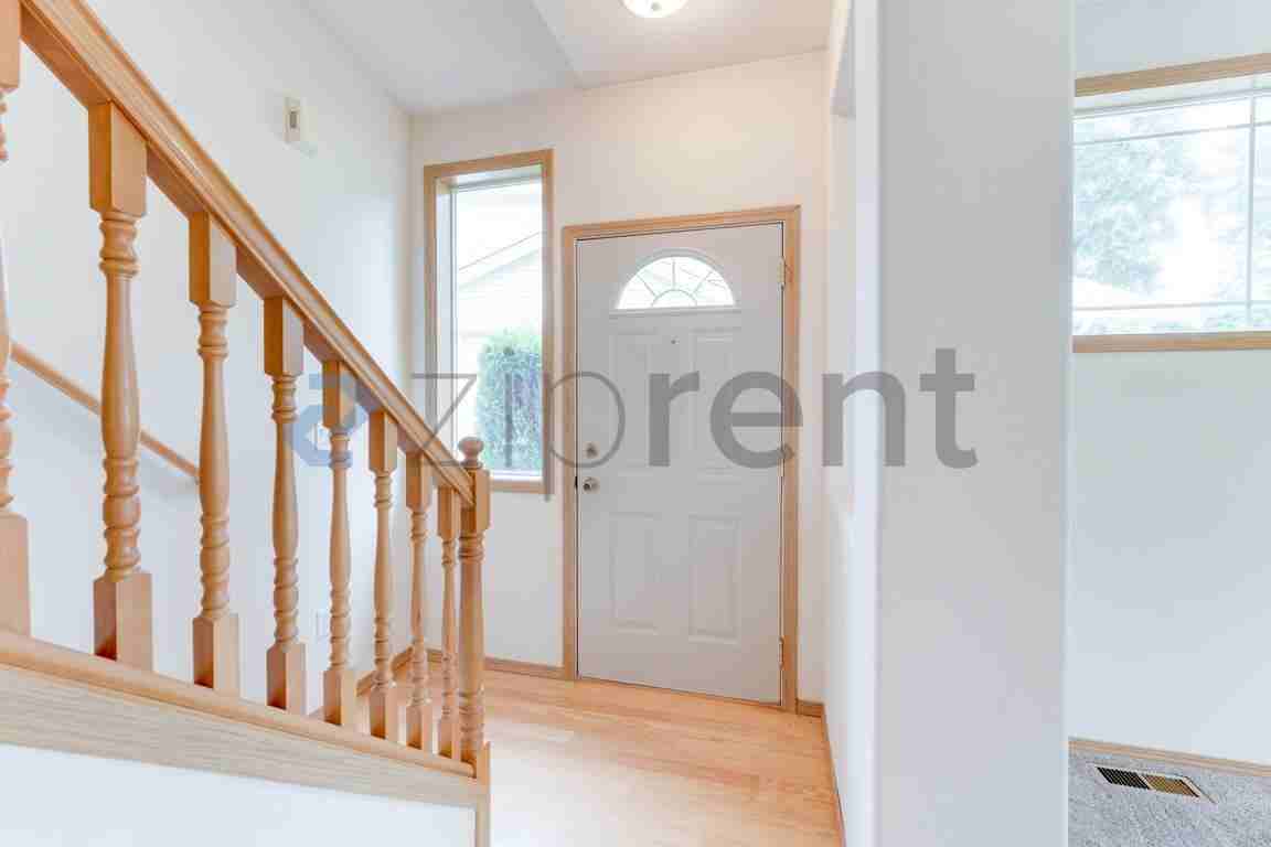 12421 63rd Ave E - Photo 5 of 24