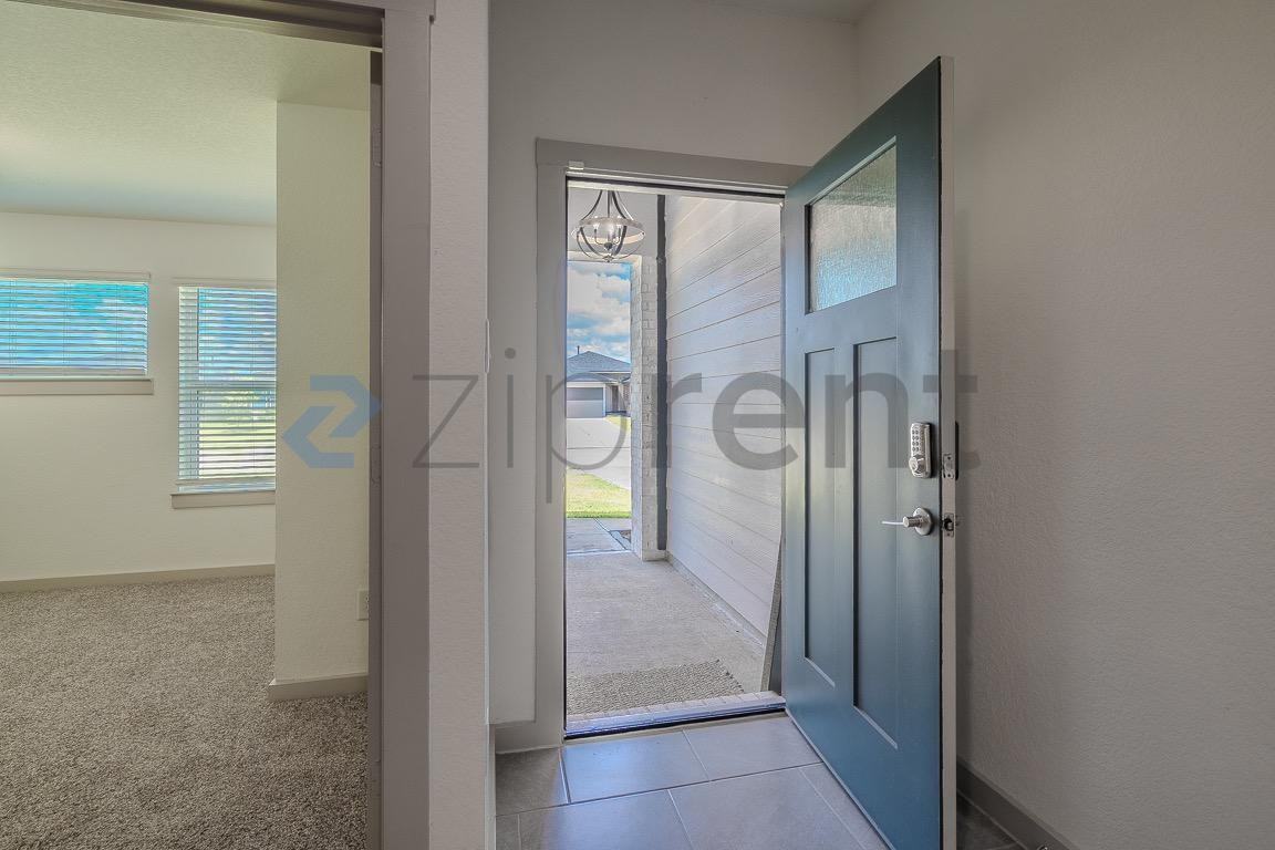 29419 Emilys Rock Ln - Photo 5 of 33