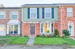 featured image of 1004 Smoke Tree Ln