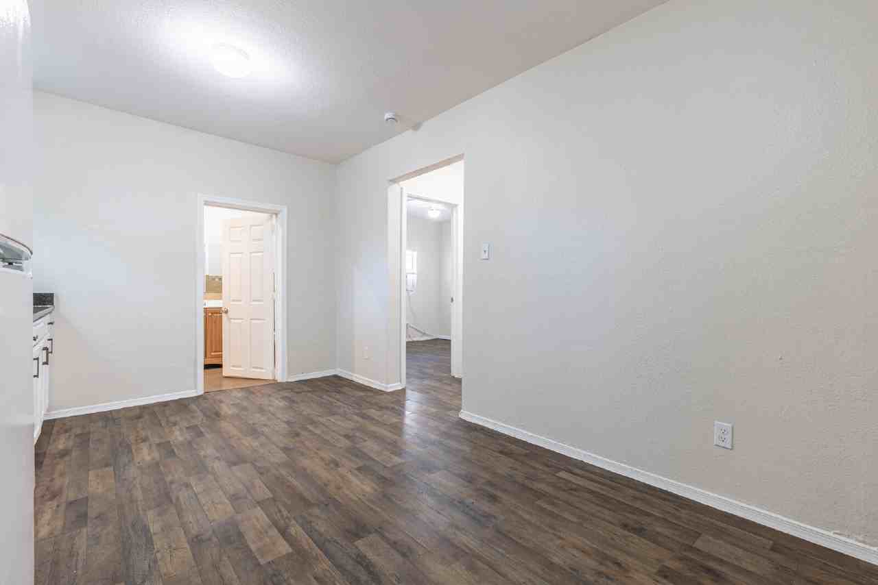 834 Division Ave #B - Photo 6 of 29