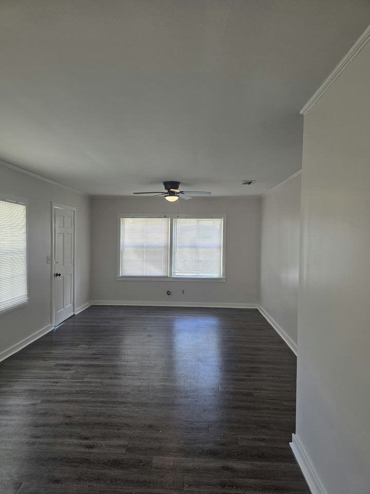 906 Quinn Street - Photo 2 of 17