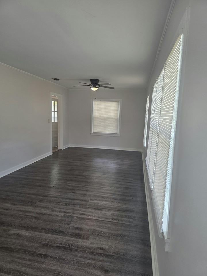 906 Quinn Street - Photo 3 of 17