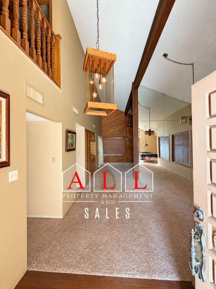 8009 Dos Rios Way - Photo 2 of 26