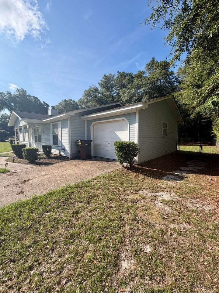 792 Old Newton Rd - Photo 2 of 23