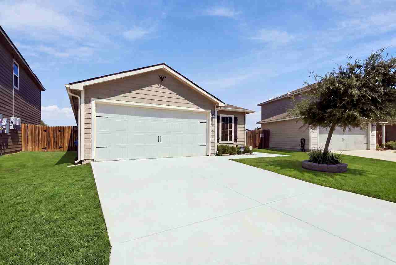 11641 Claudette St - Photo 4 of 42