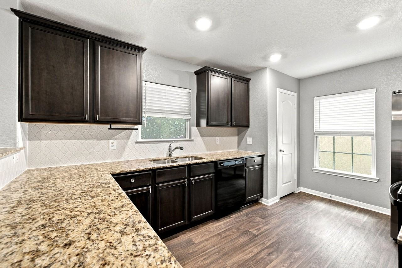 11641 Claudette St - Photo 7 of 42