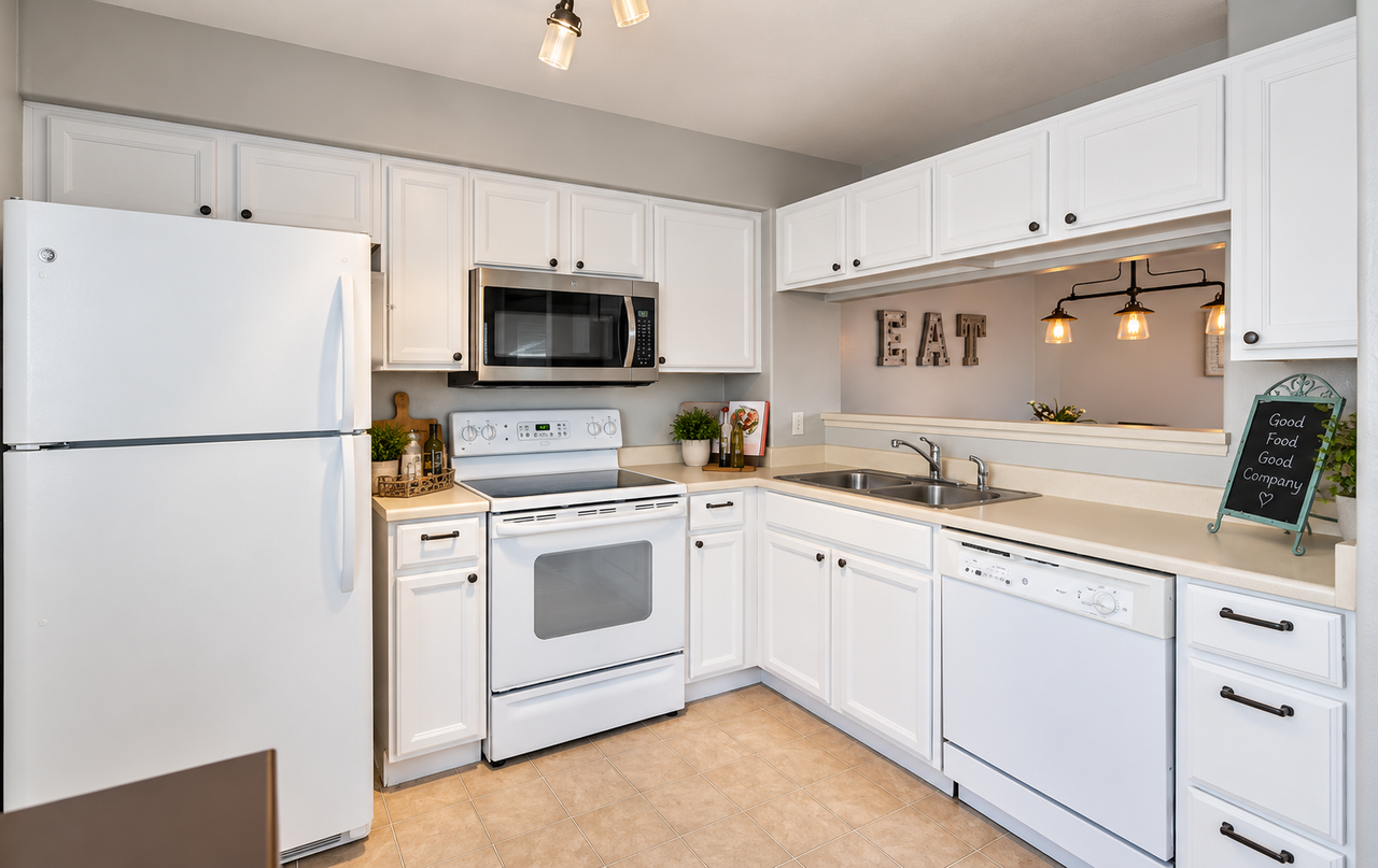 5703 S Addison Ct #B - Photo 6 of 16