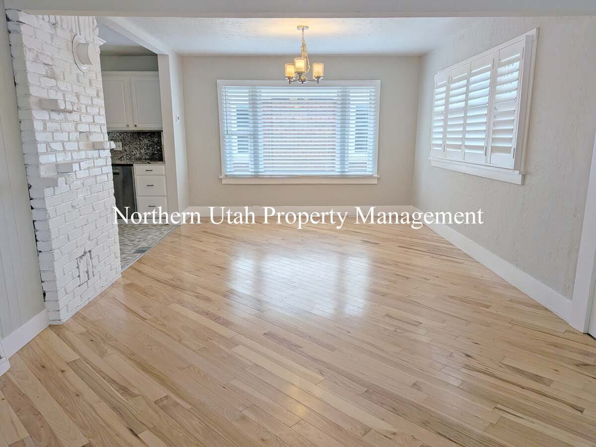 2834 Liberty Ave - Photo 2 of 19