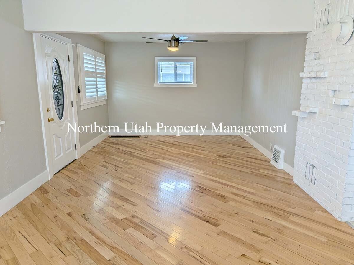 2834 Liberty Ave - Photo 3 of 19