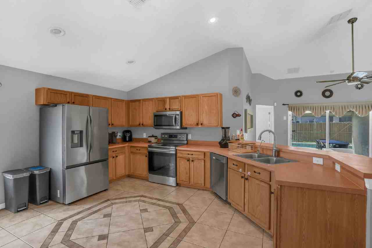 2620 Willow Glen Cir - Photo 7 of 37