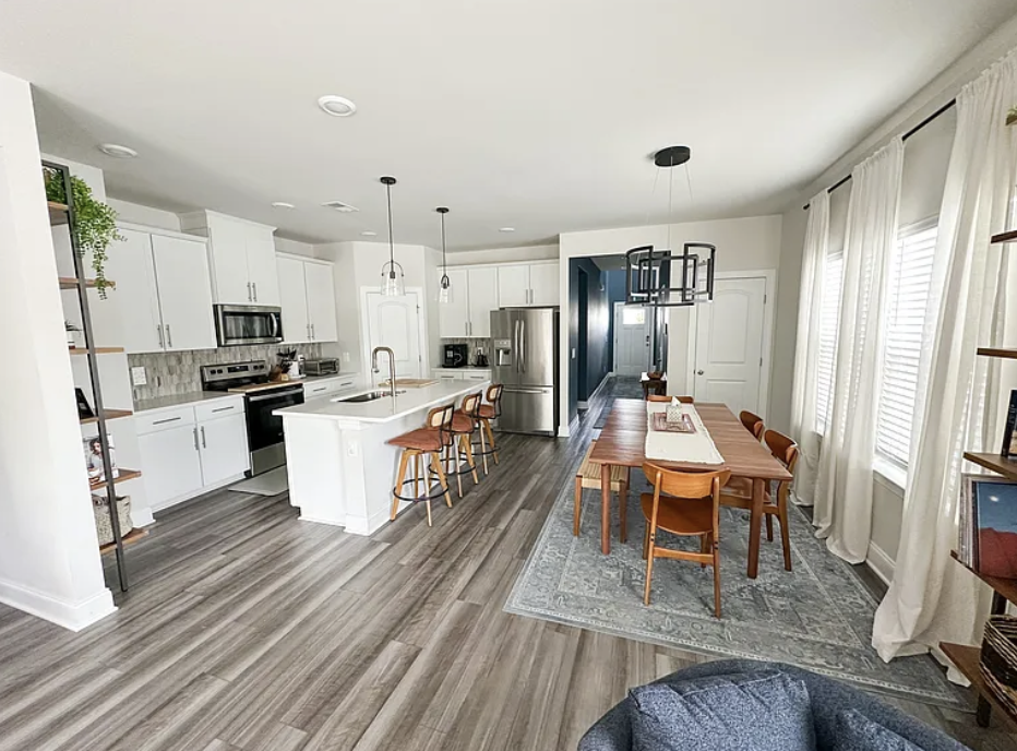4421 Skyridge Dr - Photo 4 of 48