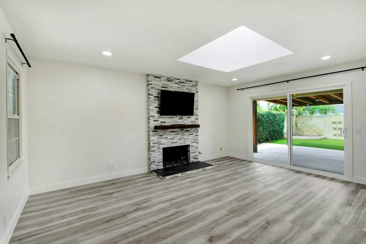 1745 North Holbrook Street - Photo 2 of 14