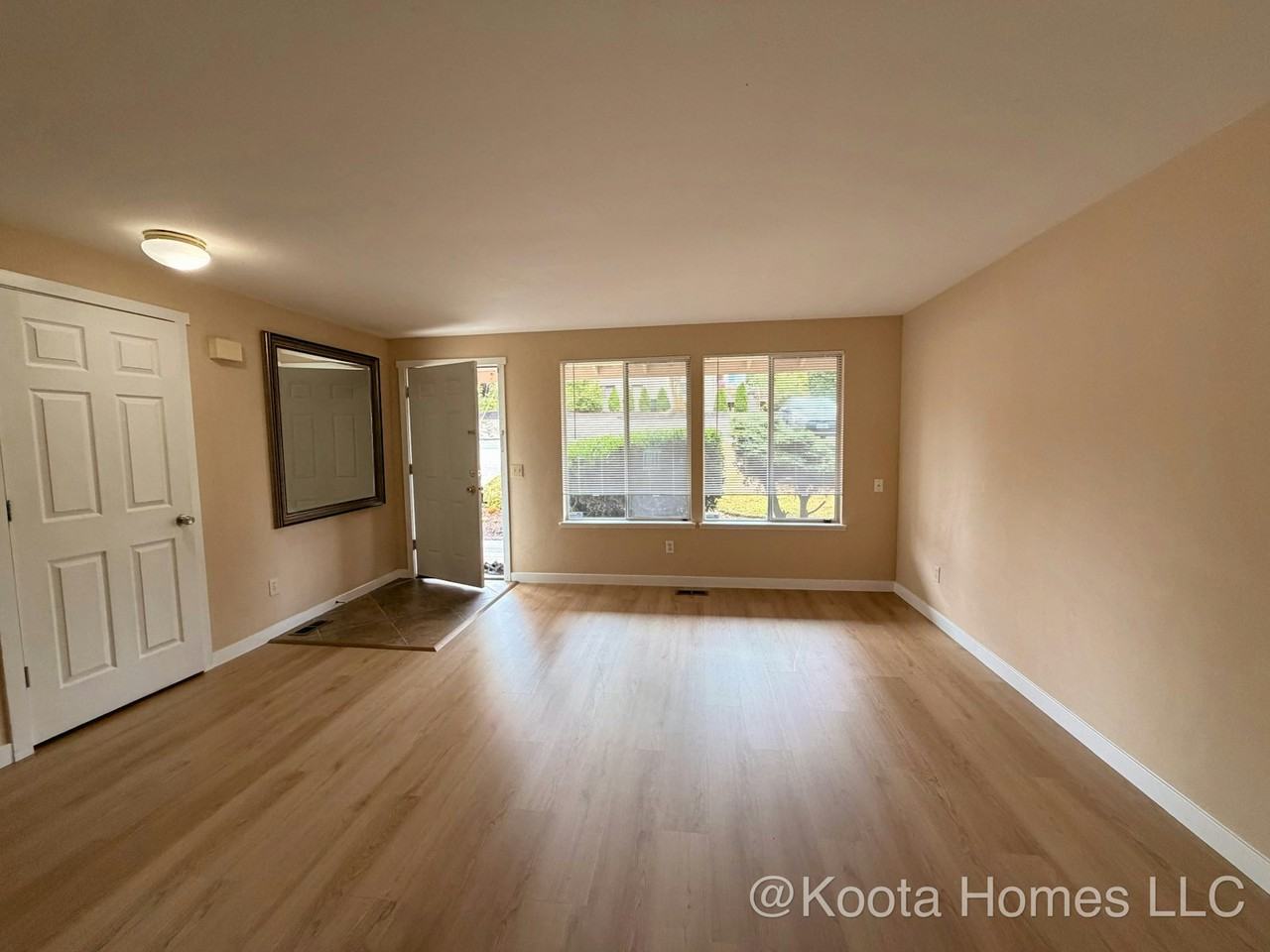 14808 44th Ave W, Unit A - Photo 5 of 23