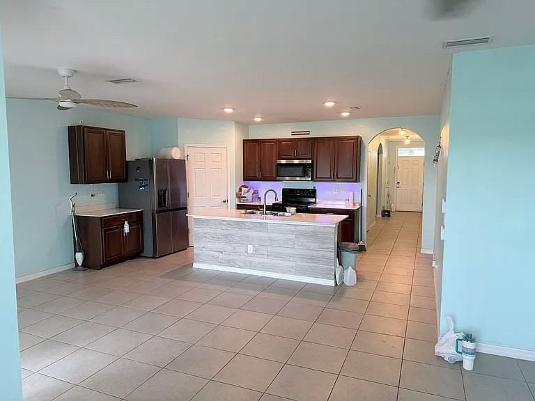 222 SW 29th St - Photo 3 of 16