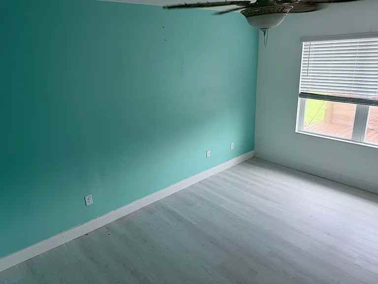 222 SW 29th St - Photo 7 of 16