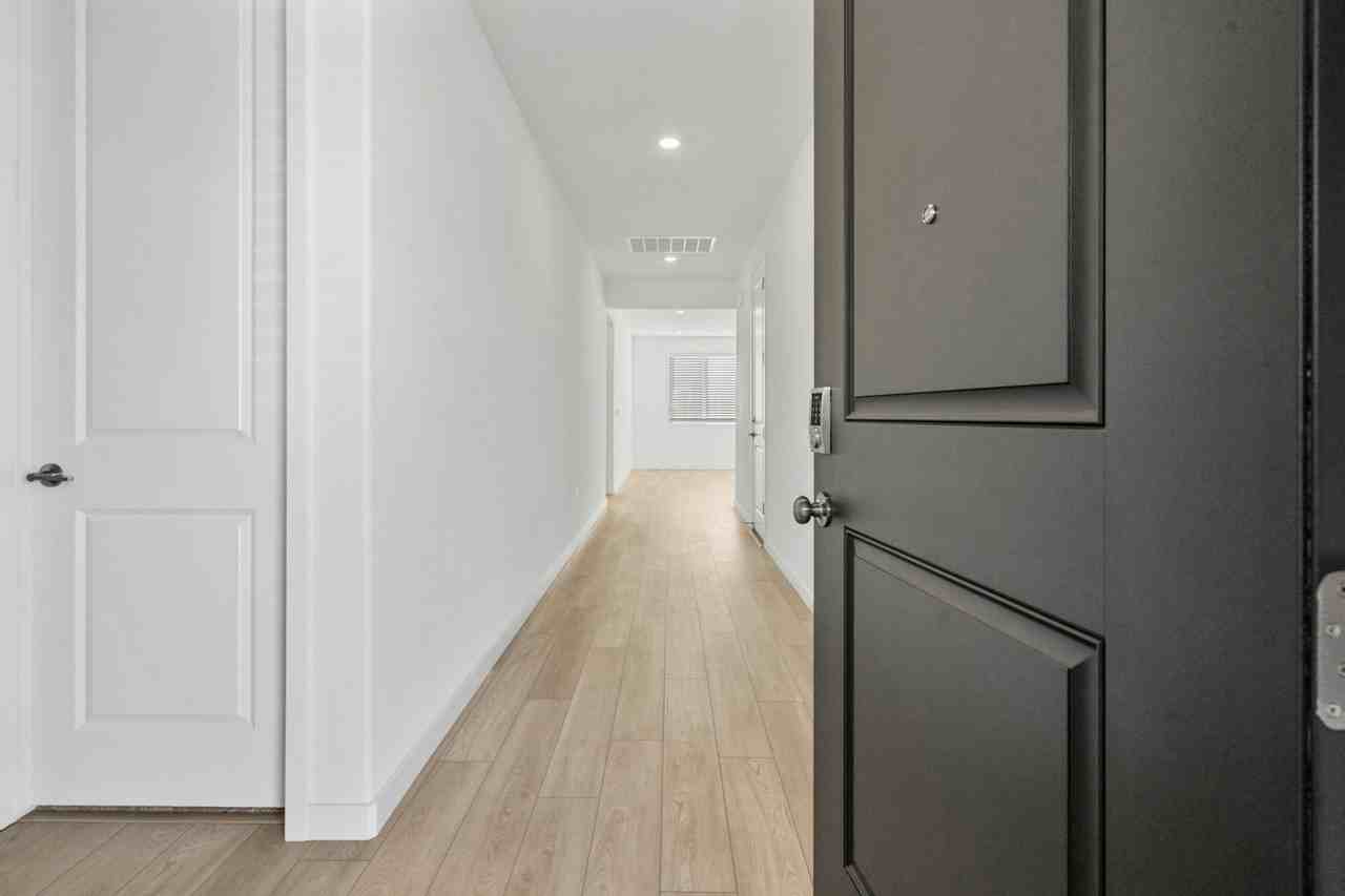 3248 Bear Oak Street - Photo 5 of 33