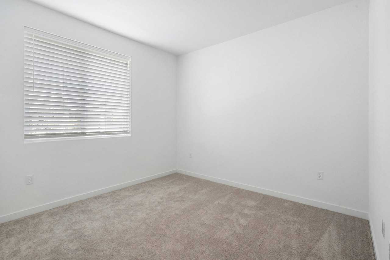 3248 Bear Oak Street - Photo 7 of 33