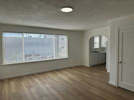 featured image of 216 W Division Ave