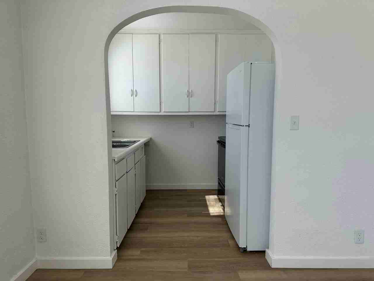 216 Division Avenue West, Unit B - Photo 4 of 14
