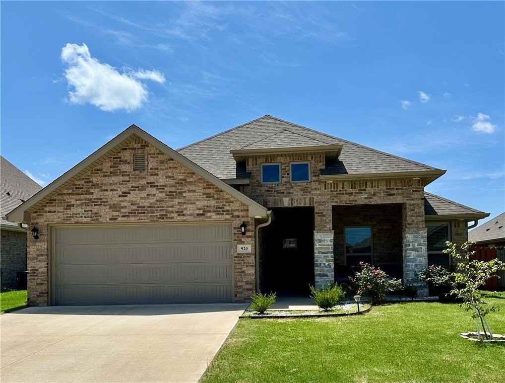920 Sundance Ln - Photo 2 of 21