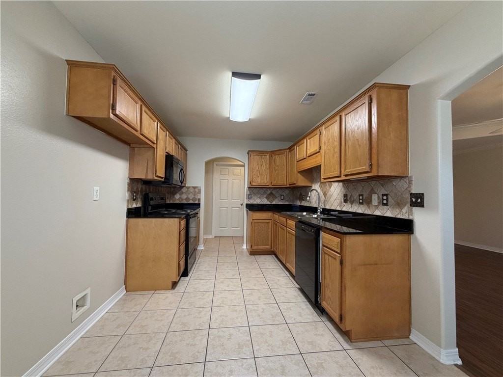 350 Beasley Dr - Photo 3 of 14