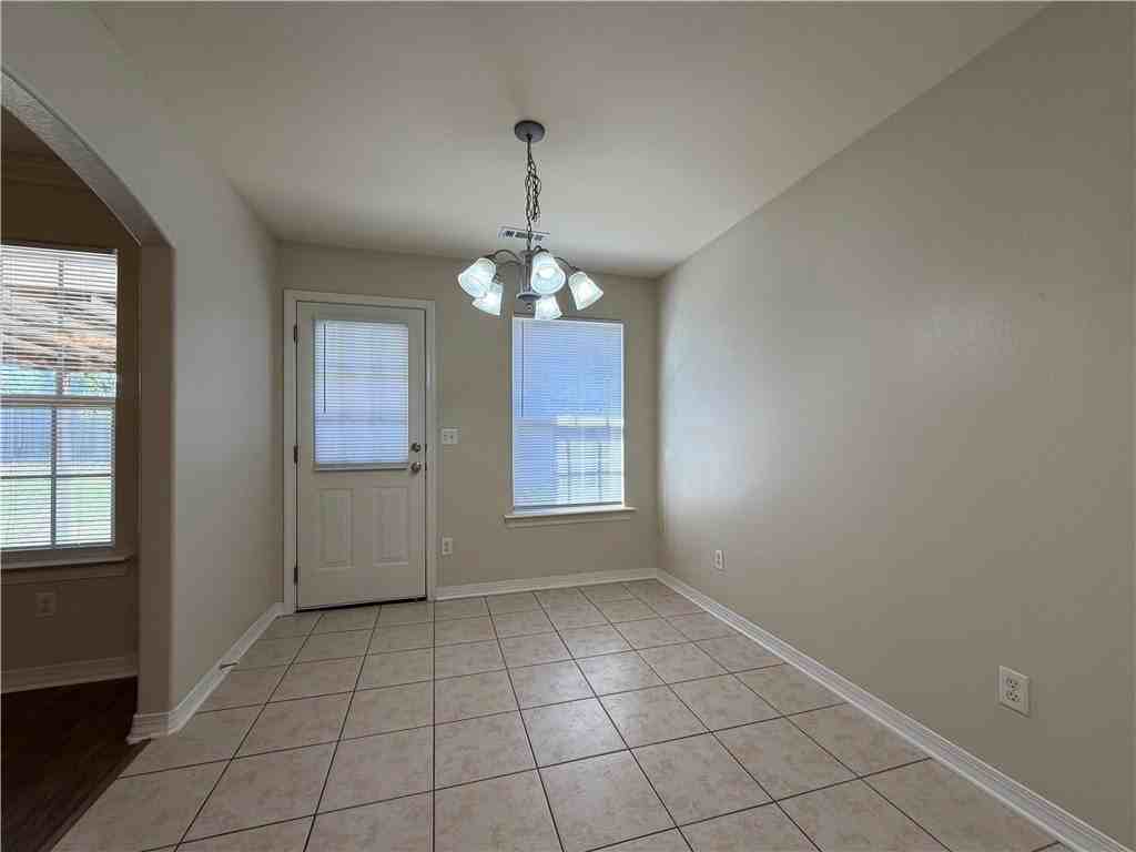 350 Beasley Dr - Photo 4 of 14