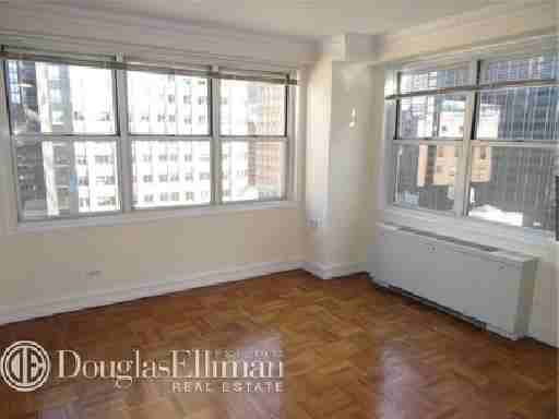 777 8th Ave - Photo 3 of 4