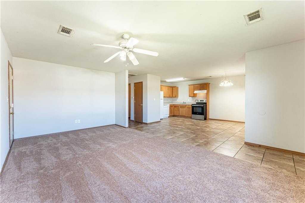 317 E Marietta Ct - Photo 5 of 33