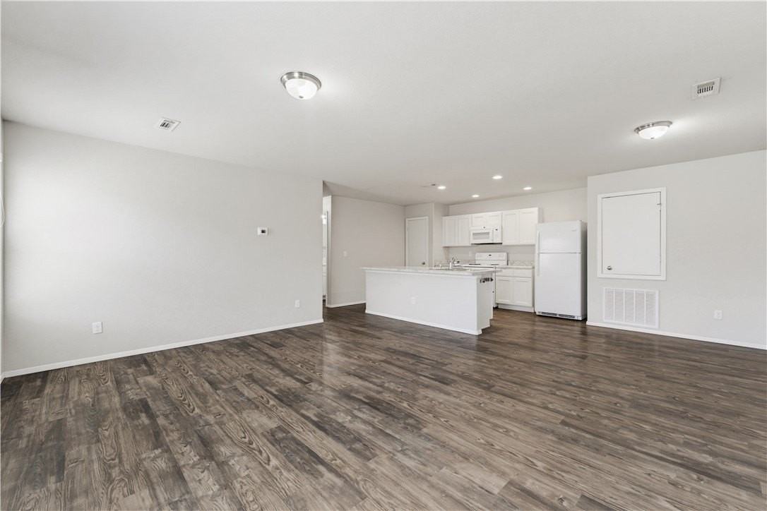 225 N Marietta Way - Photo 2 of 17