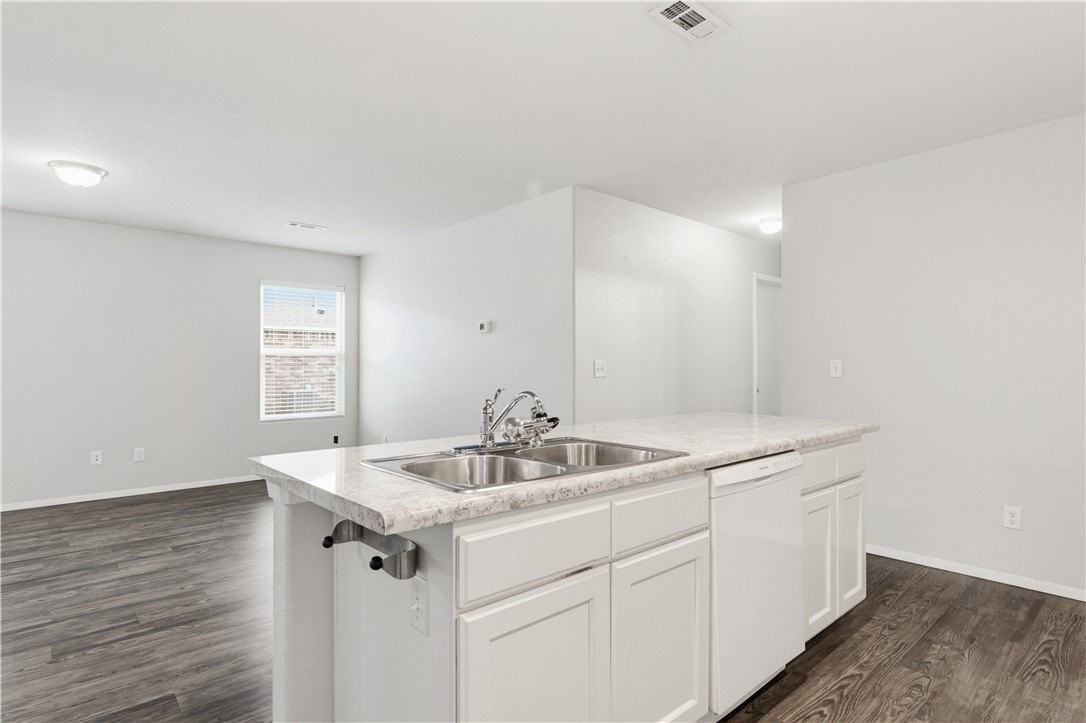 225 N Marietta Way - Photo 6 of 17