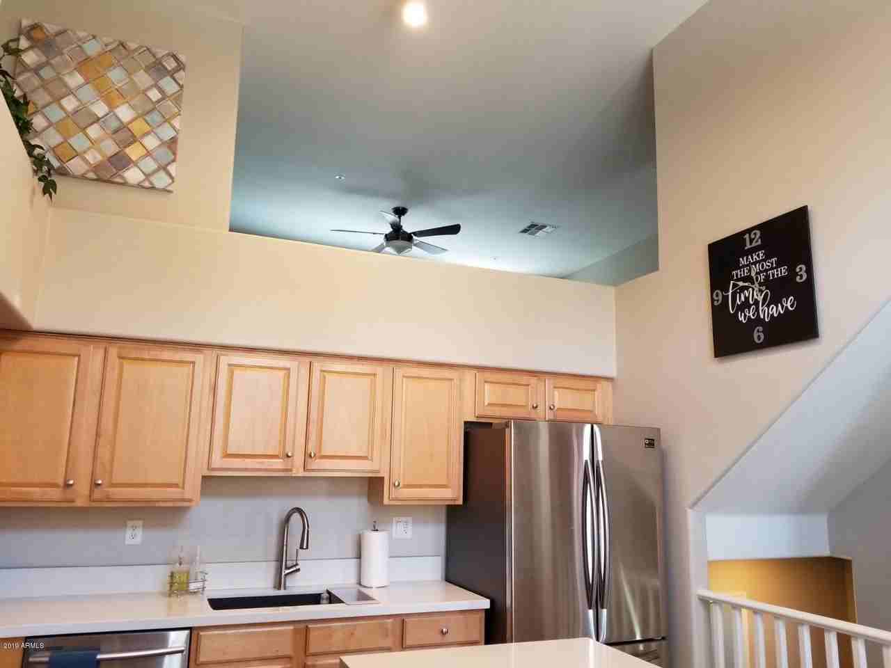 752 S Beck Ave - Photo 5 of 27
